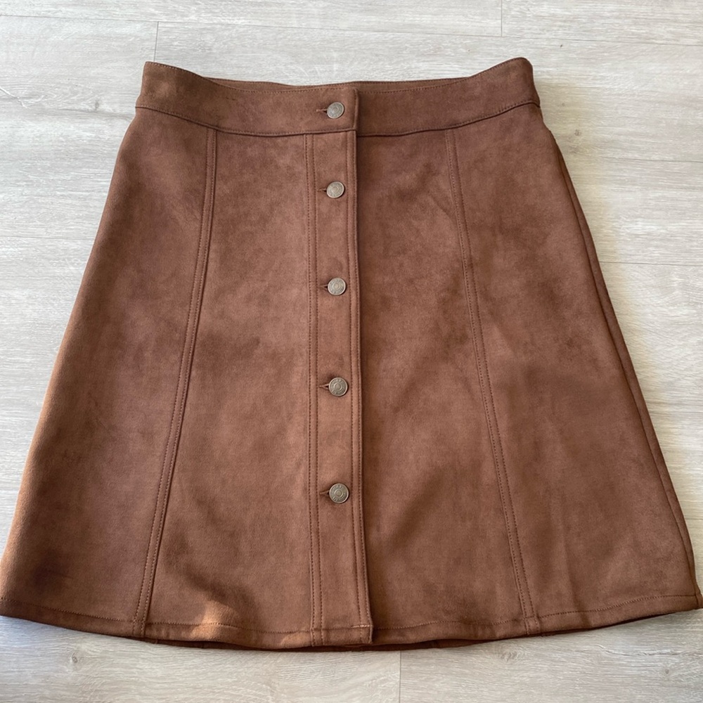 Chaps Brown Button down faux suede skirt.  Size 4 velvety fabric.  Beautiful!